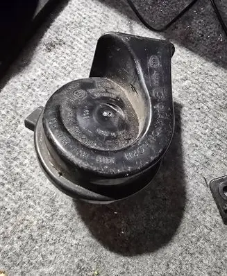 BMW 5 F10 F11 Horn signal 70388115 024148