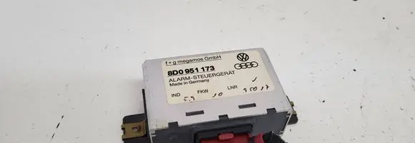 Audi A4 S4 B5 8D Alarm control unit/module 8D0951173