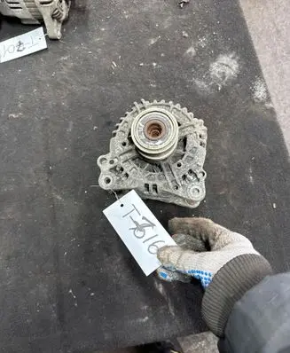 Volkswagen Golf IV Generator/alternator 06F903023F