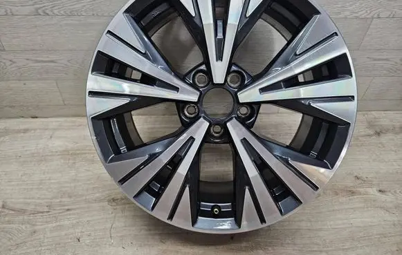 R18 alloy rim