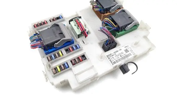 Volvo XC70 Fuse module 31314867 31314867AA BG9T-14C256-HA