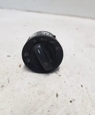Volkswagen Golf V Light switch 1K0941431