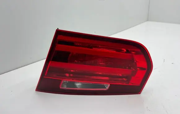 Tailgate rear/tail lights