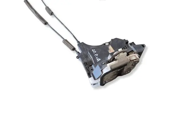 Mitsubishi L200 Front door lock 5715A186