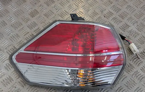 Nissan X-Trail T32 Rear/tail lights 265554CA0B