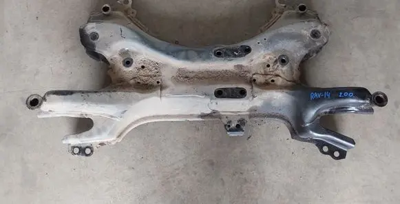 Toyota RAV 4 (XA40) Front subframe