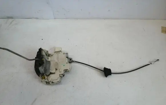Audi A4 S4 B7 8E 8H Front door lock 8E1837015AA