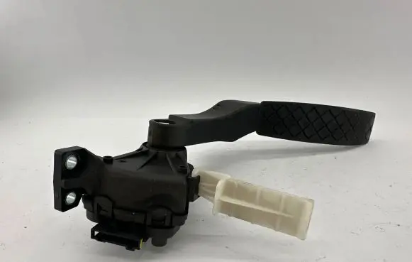 Audi Q7 4L Accelerator throttle pedal 7L0723507E 6PV00802626