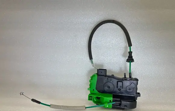 Hyundai i40 Front door lock 813203Z020