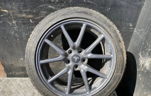 Tesla Model 3 R18 alloy rim 104422100C