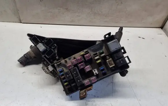 Subaru Outback Fuse box set MB100200B