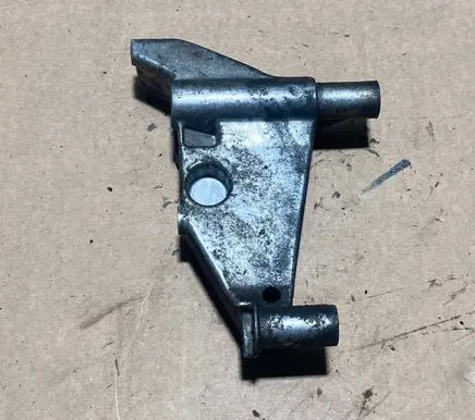 Mercedes-Benz E W124 Power steering pump mounting bracket 6062360330