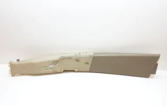 Volvo XC90 (B) pillar trim (top)
