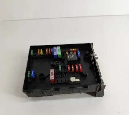Volkswagen Caddy Fuse module 2K0937805A 2K0937804E