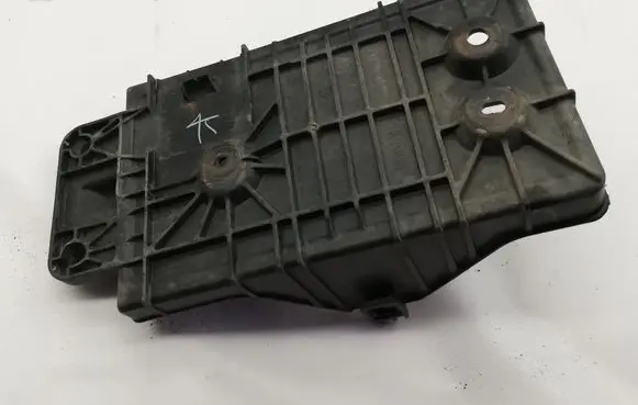 Mazda 3 II Battery box tray 