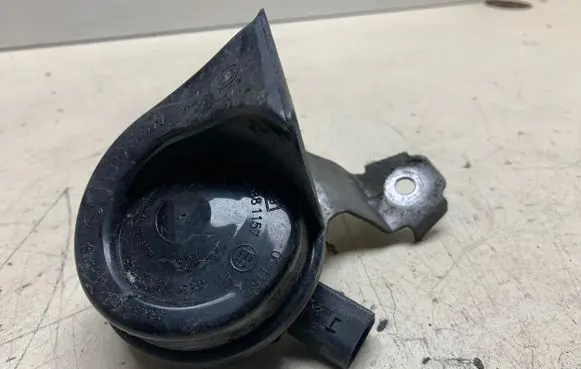 Volkswagen Golf VI Horn signal 6340