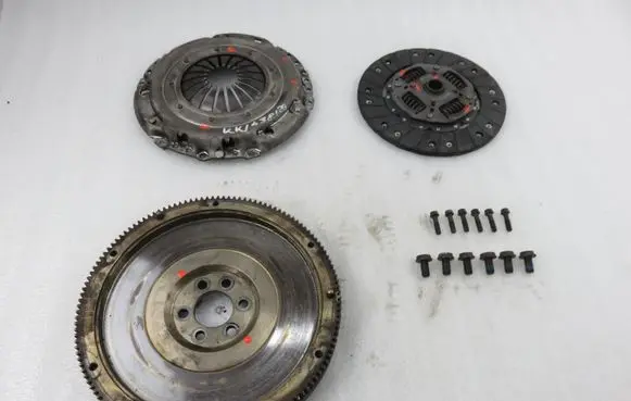 Skoda Fabia Mk1 (6Y) Flywheel 123038510 037105273C 323056710