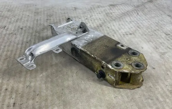 BMW 7 F01 F02 F03 F04 Front bumper shock/impact absorber 7158894