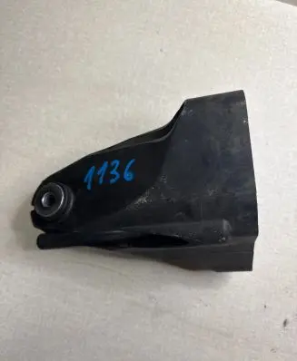 Mercedes-Benz S W222 Engine mount bracket a6422230100
