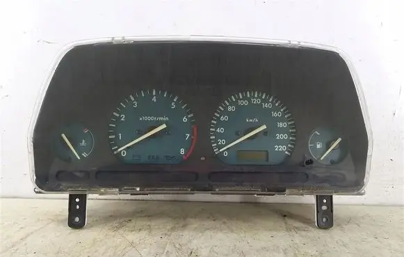 Land Rover Freelander Speedometer (instrument cluster) YWY100340