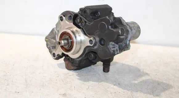 Ford Kuga I Fuel injection high pressure pump 9687959180 9424A050A
