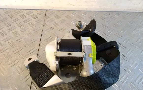 Lexus RX 450H Rear seatbelt 7T1020P