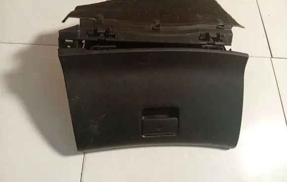 Peugeot 307 Glove box 