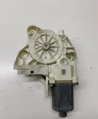 Ford Focus Front door window regulator motor 4M5T14553 995209101