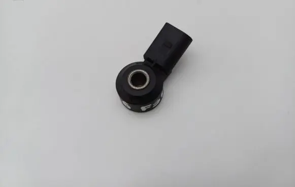 Volkswagen PASSAT B6 Detonation knock sensor 030905377C