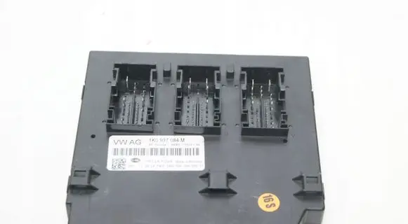 Volkswagen PASSAT B6 Comfort/convenience module 1K0937084M