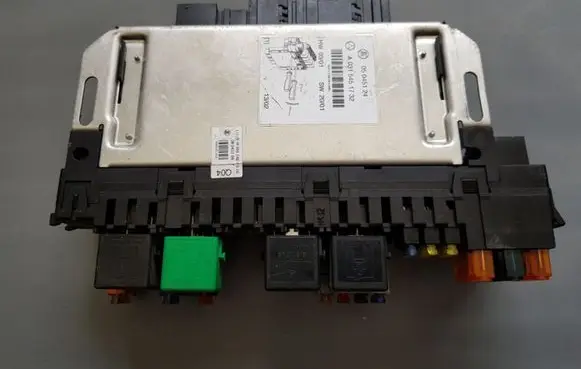 Mercedes-Benz CL C215 Fuse module A0315451732 0315451732 05045124