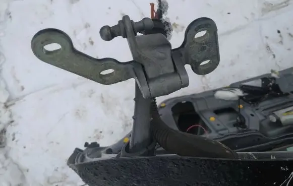 Mercedes-Benz R W251 Tailgate/trunk/boot hinge
