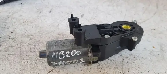 Mercedes-Benz E W212 Seat adjustment motor 0390203326