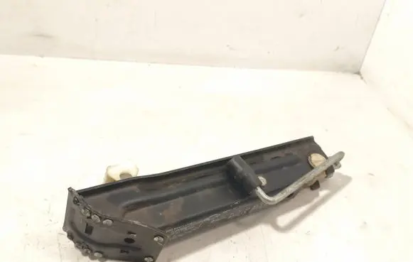 Mercedes-Benz E W211 Lift Jack 2115830215