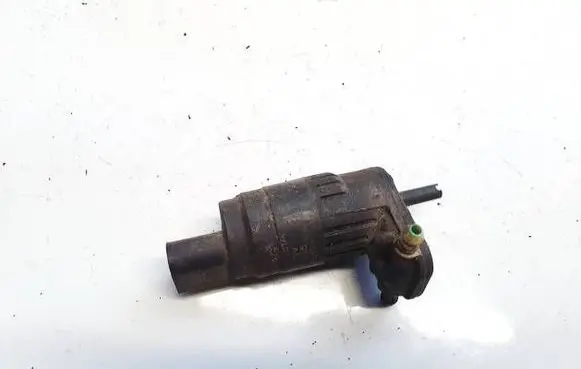 Volkswagen PASSAT B6 Windscreen/windshield washer pump 1T0955651A