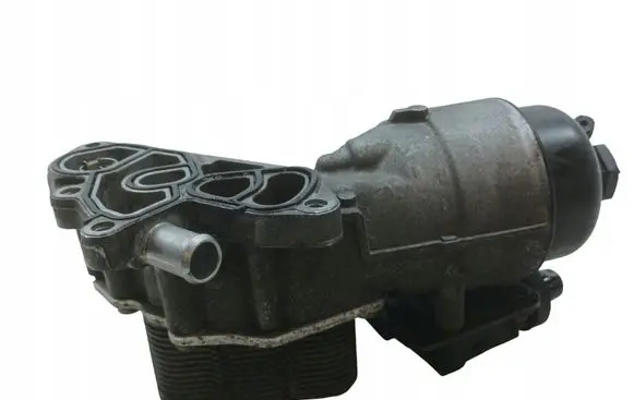 Oil filter mounting bracket