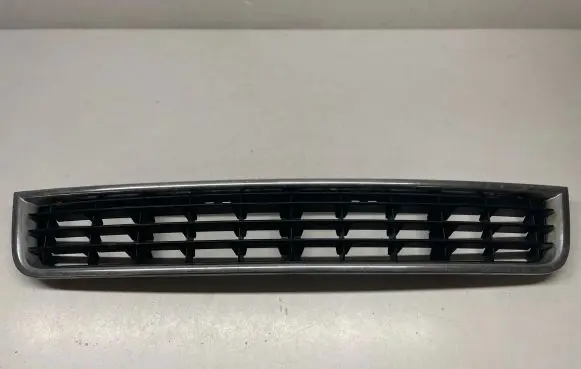 Audi A4 S4 B7 8E 8H Front bumper lower grill 8E0807647