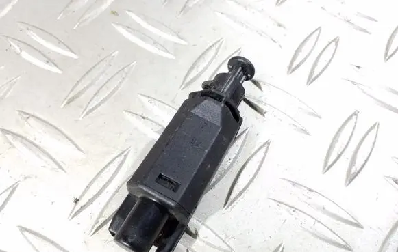 Volkswagen PASSAT B3 Brake pedal sensor switch 191945515