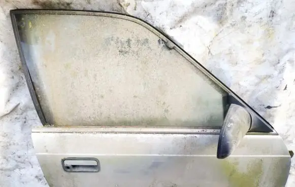 Mazda 626 Front door sidabrines