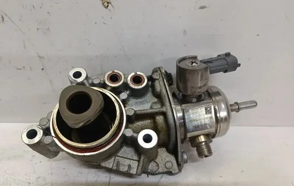 Citroen DS4 Fuel injection high pressure pump 9802540080 0261520245