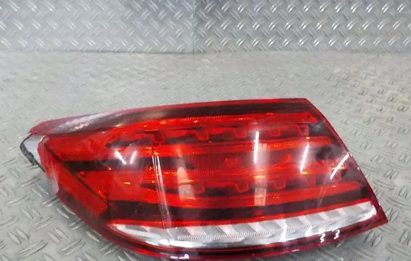 Mercedes-Benz E C207 W207 Rear/tail lights
