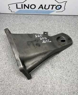 BMW 5 E60 E61 Engine mounting bracket 6761150