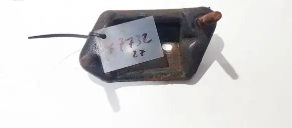 Chrysler 300M Engine mounting bracket