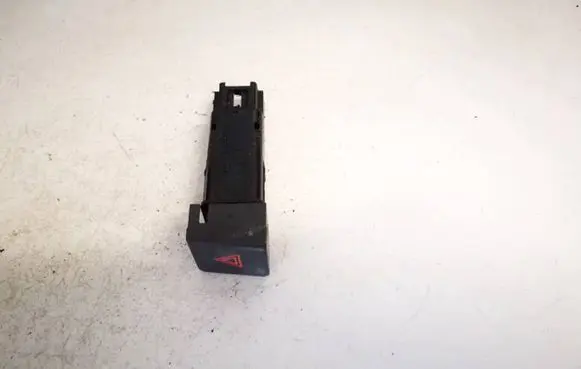 Chevrolet Captiva Hazard light switch 202005304