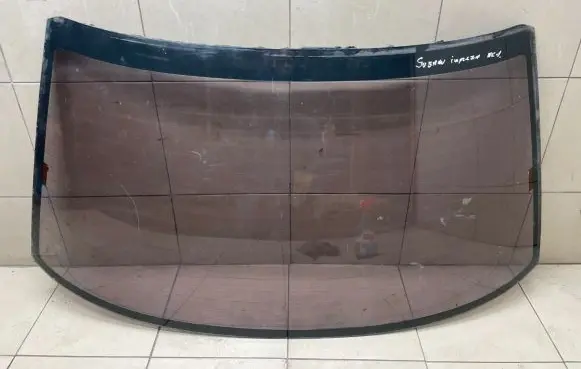 Subaru Impreza I Rear windscreen/windshield window 