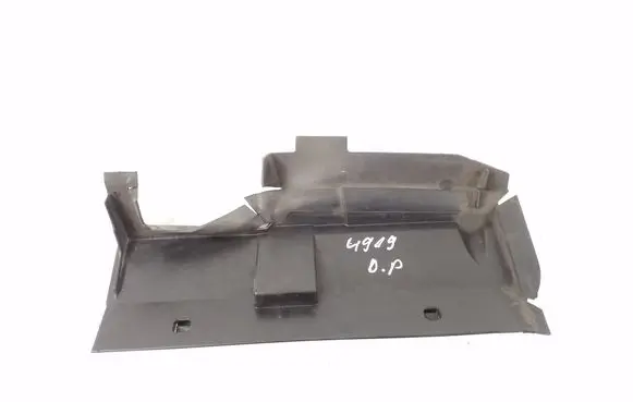 Infiniti Q30 Intercooler air guide/duct channel A2425050230