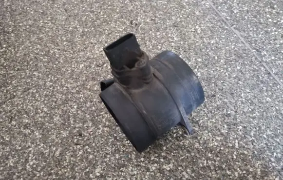 Mercedes-Benz E W211 Mass air flow meter 0281002535