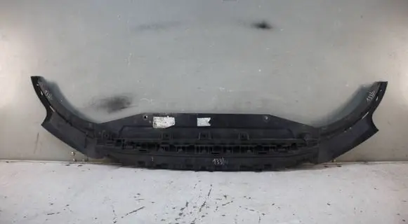 Front bumper skid plate/under tray