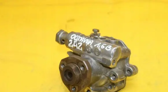Skoda Octavia Mk1 (1U) Power steering pump 1J0422154B