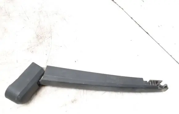 Opel Astra J Rear wiper blade arm 
